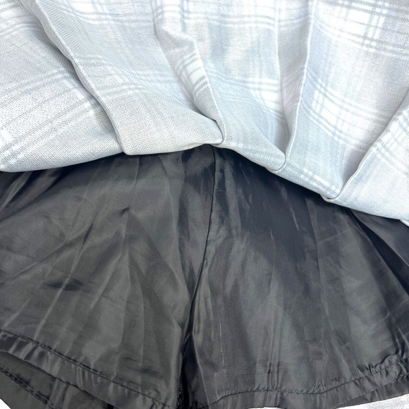 Navy Blue White Plaid Mini Skirt Skort Size Medium Pleated Academia Preppy - Picture 4 of 5